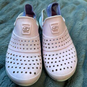Sketchers foamies slip ons light pink size 4